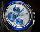 O Casio OCW-S6000PB-7AJF (na foto) apresenta uma moldura de safira, cortada com 24 facetas na parte superior e 48 nas laterais. (Fonte da imagem: Casio)